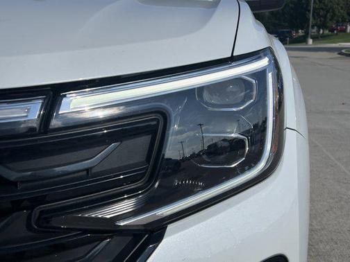 2025 Volkswagen Atlas Cross Sport 2.0T SEL