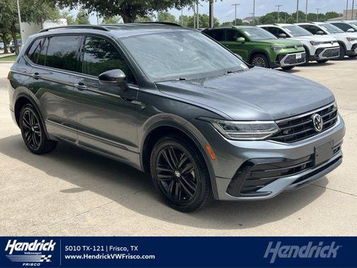 Platinum Gray Metallic 2022 Volkswagen Tiguan 2.0T SE R-Line Black