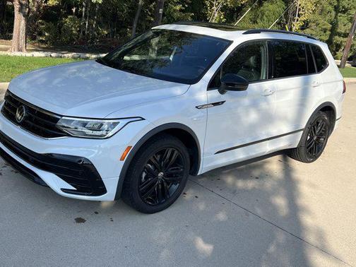 2022 Volkswagen Tiguan 2.0T SE R-Line Black