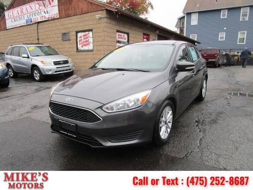 Photo 1 of 31 of 2016 Ford Focus SE