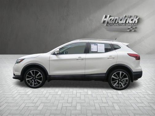 White 2018 Nissan Rogue Sport SL