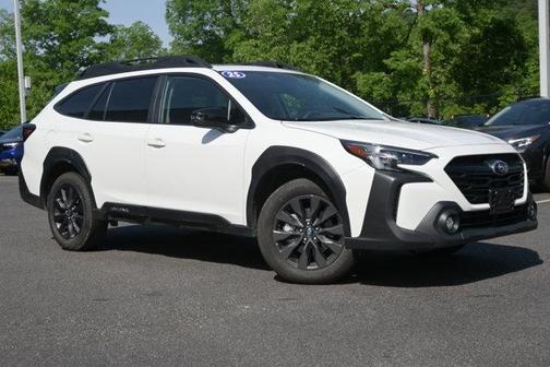 Crystal White Pearl 2025 Subaru Outback Onyx Edition