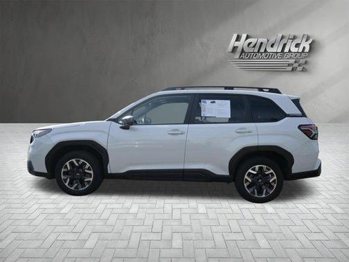 Crystal White Pearl 2025 Subaru Forester Premium