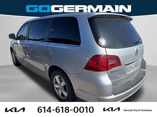 2010 Volkswagen Routan SE