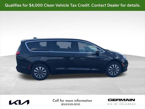 2023 Chrysler Pacifica Hybrid Touring L