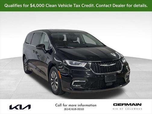 2023 Chrysler Pacifica Hybrid Touring L