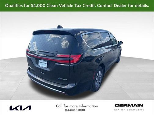 2023 Chrysler Pacifica Hybrid Touring L