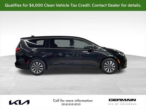 2023 Chrysler Pacifica Hybrid Touring L