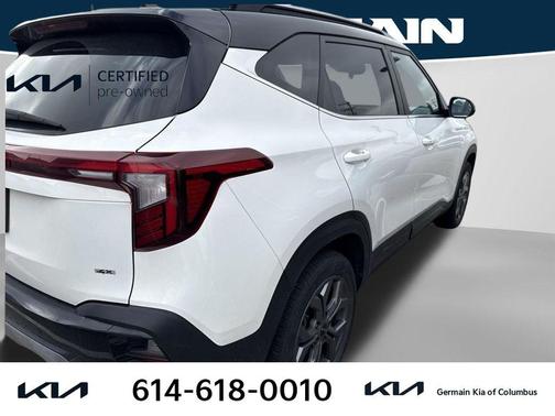 Clear White/Black Roof 2024 Kia Seltos S