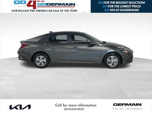 2024 Hyundai ELANTRA SE