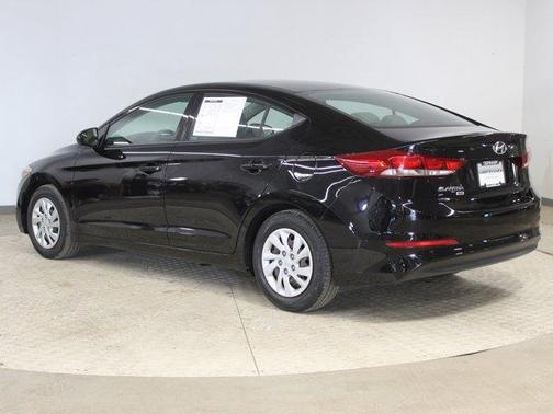 Photo 5 of 30 of 2018 Hyundai Elantra SE