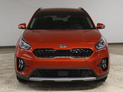 Photo 2 of 32 of 2020 Kia Niro Touring