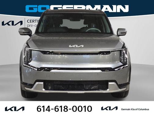 Pebble Gray 2024 Kia EV9 Land