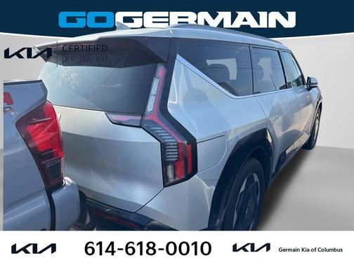 Ivory Silver Matte 2024 Kia EV9 Land