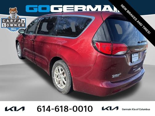 2022 Chrysler Voyager LX