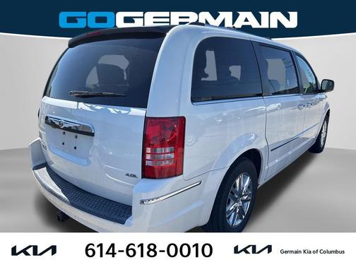 Stone White Clearcoat 2008 Chrysler Town & Country Limited