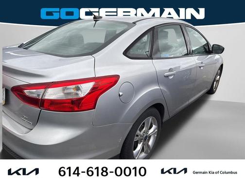Ingot Silver Metallic 2013 Ford Focus SE