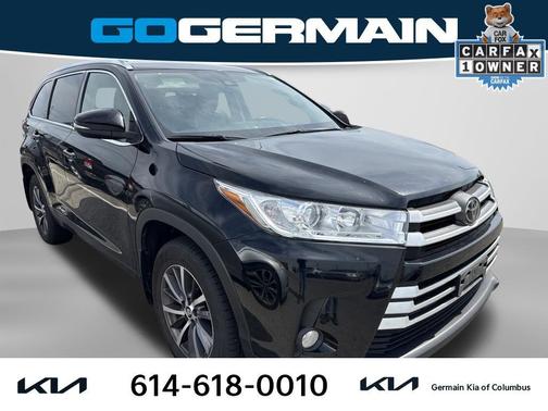 Midnight Black Metallic 2018 Toyota Highlander XLE