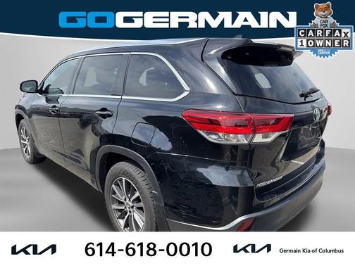 Midnight Black Metallic 2018 Toyota Highlander XLE