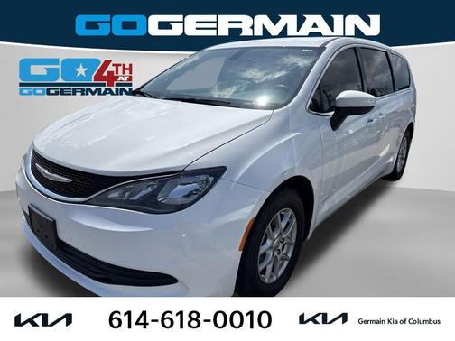 Bright White Clearcoat 2017 Chrysler Pacifica Touring