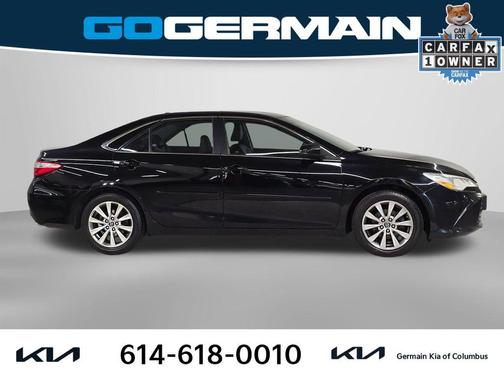 Midnight Black Metallic 2017 Toyota Camry XLE