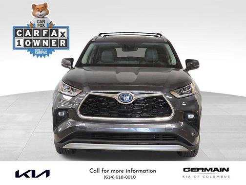 2022 Toyota Highlander Hybrid Platinum