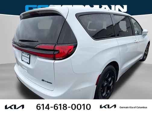 Bright White Clearcoat 2022 Chrysler Pacifica Hybrid Limited