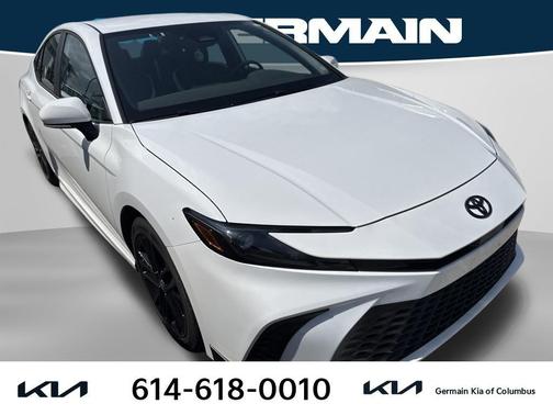Ice 2025 Toyota Camry SE