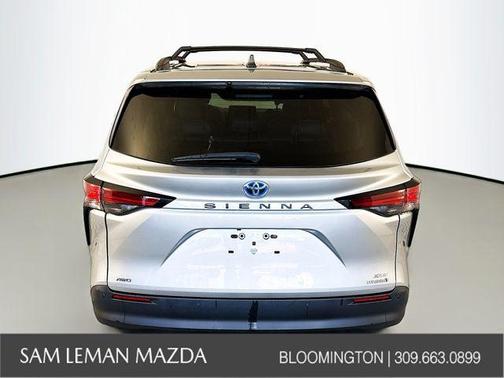 2021 Toyota Sienna XLE