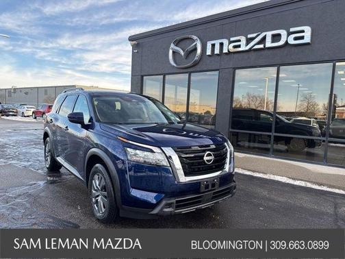 2025 Nissan Pathfinder SV