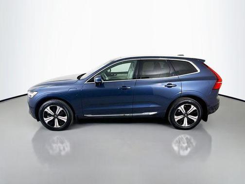 2023 Volvo XC60 Recharge Plug-In Hybrid T8 Plus Bright Theme