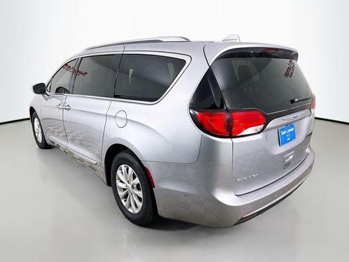 2018 Chrysler Pacifica Touring-L