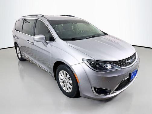 2018 Chrysler Pacifica Touring-L