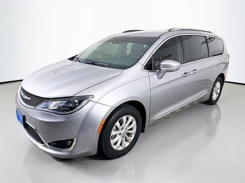 2018 Chrysler Pacifica Touring-L