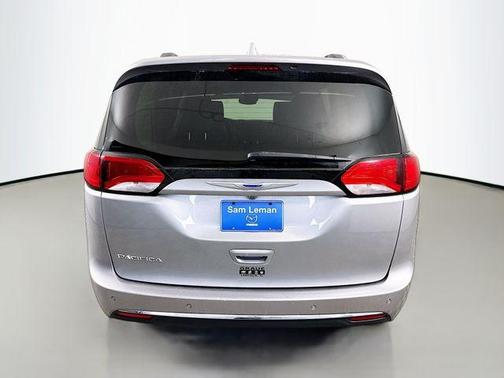 2018 Chrysler Pacifica Touring-L