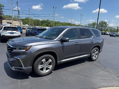 Modern Steel Metallic 2025 Honda Pilot