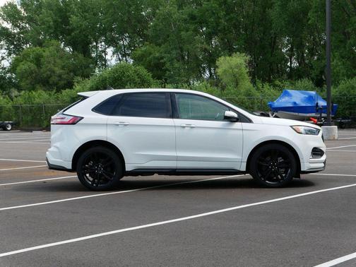 Star White Metallic Tri-Coat 2024 Ford Edge ST