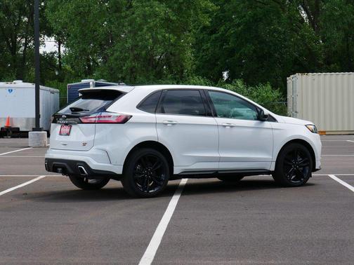 Star White Metallic Tri-Coat 2024 Ford Edge ST