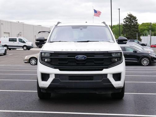 White Metallic 2025 Ford Expedition Max Active 4x4