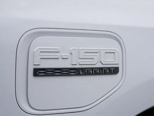 2023 Ford F-150 Lightning LARIAT