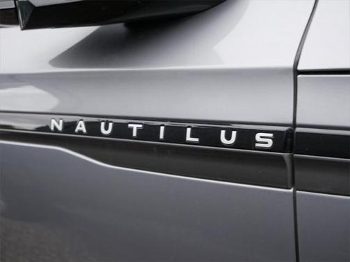 2024 Lincoln Nautilus Reserve