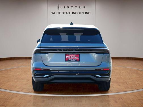 Lustrous Gray Metallic Clearcoat 2024 Lincoln Nautilus Reserve