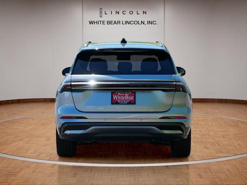Radiance Metallic 2025 Lincoln Nautilus Reserve