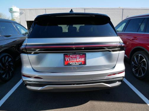 Radiance Metallic 2025 Lincoln Nautilus Reserve
