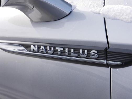 2021 Lincoln Nautilus Reserve