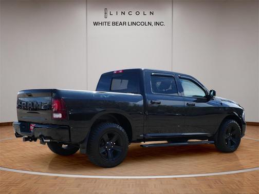 2017 RAM 1500 Night Crew Cab 4x4 5'7' Box