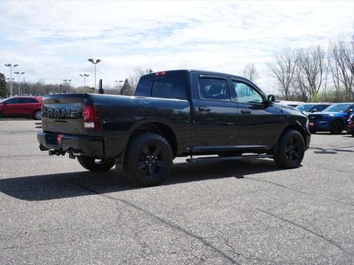 2017 RAM 1500 Night Crew Cab 4x4 5'7' Box