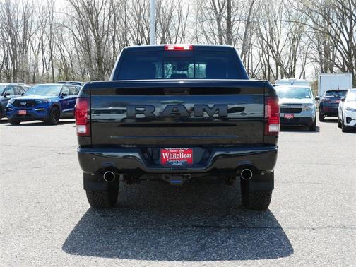 2017 RAM 1500 Night Crew Cab 4x4 5'7' Box