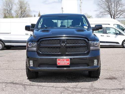 2017 RAM 1500 Night Crew Cab 4x4 5'7' Box