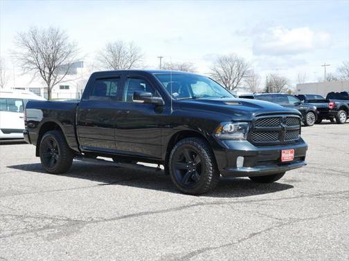 2017 RAM 1500 Night Crew Cab 4x4 5'7' Box